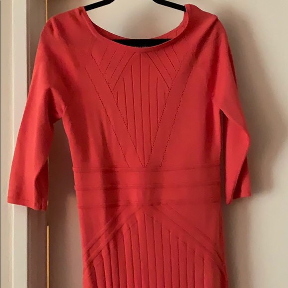 woman’s dress - Picture 2 of 6